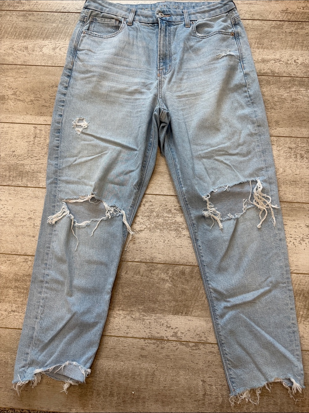 American Eagle Outfitters Light Blue Distressed Curvy Mom Jeans Size 12
